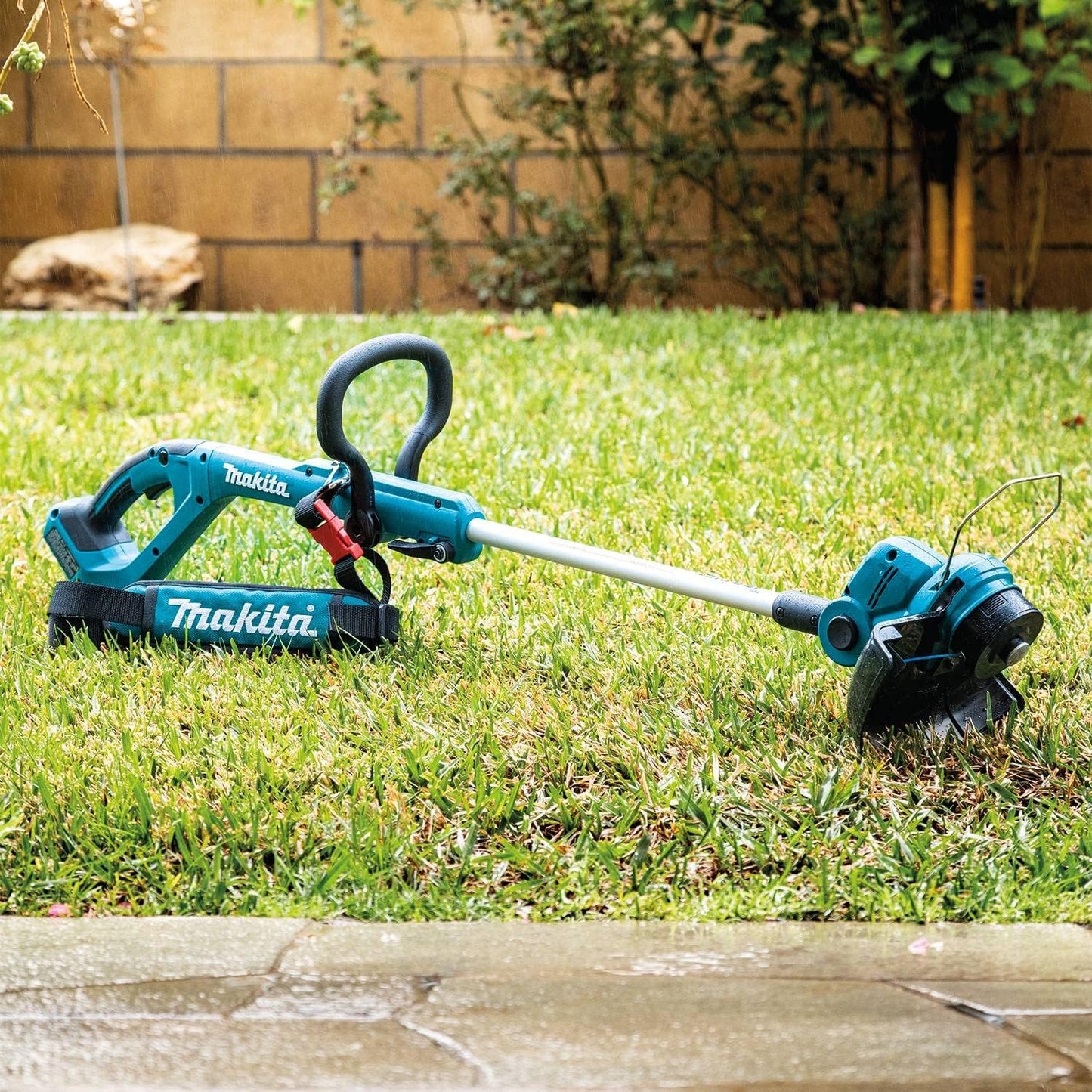Makita 18V Cordless Grass Trimmer DUR193Z ā Lightweight Lawn Care, Body Only
